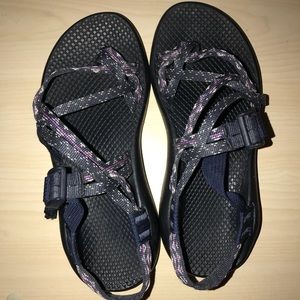 Women’s Chacos Size 7